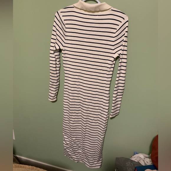 Abercrombie & Fitch striped, fitted sweater dress. White w navy/black stripes. - Picture 4 of 5
